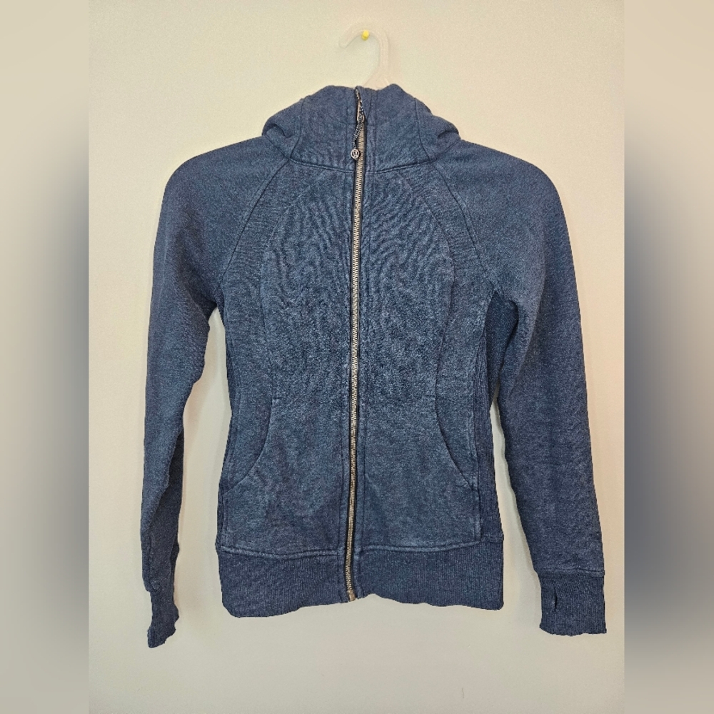 Lululemon Scuba Hoodie. Light Cotton Fleece Heathered Gatsby Blue. Size 2